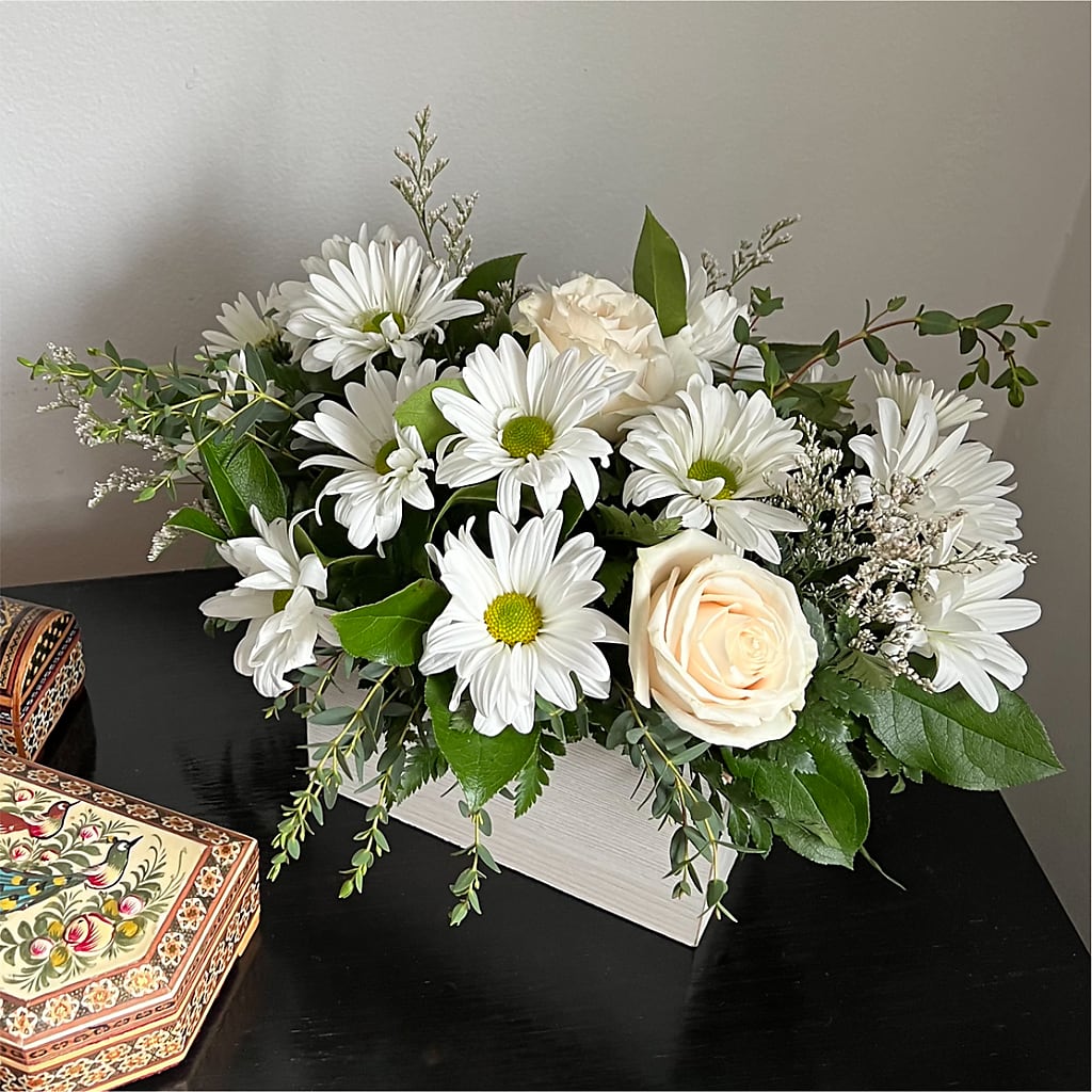 Fresh Linen Box Bouquet – Floral Expressions, Auburn IL