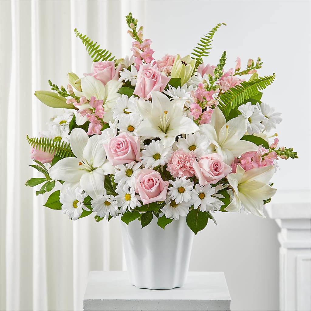 Soft Touch Tabletop Basket – Floral Expressions, Auburn IL