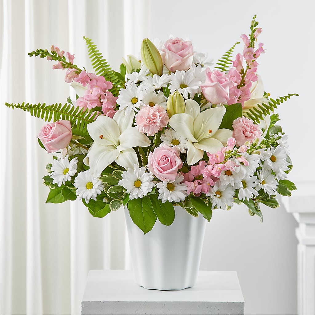 Soft Touch Tabletop Basket – Floral Expressions, Auburn IL