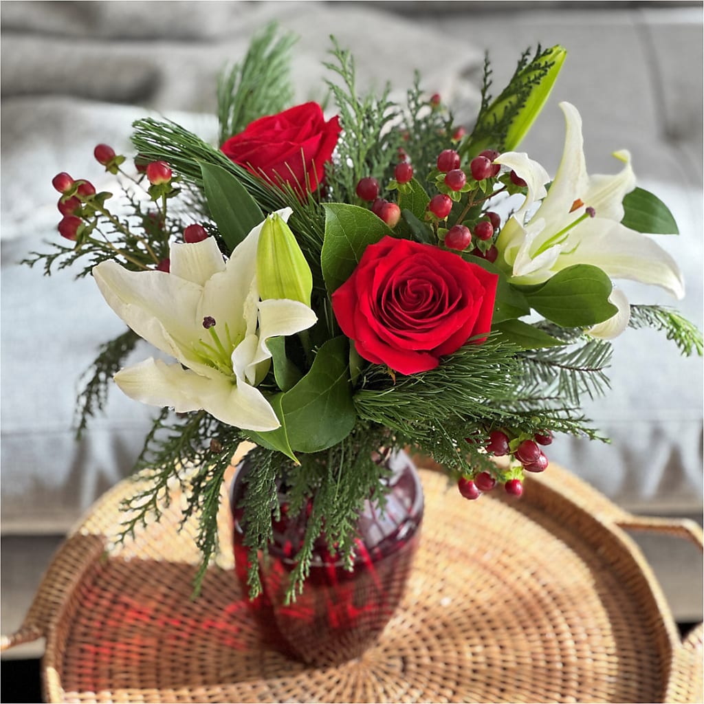Evergreen Delight Bouquet –  Floral Expressions, Auburn IL