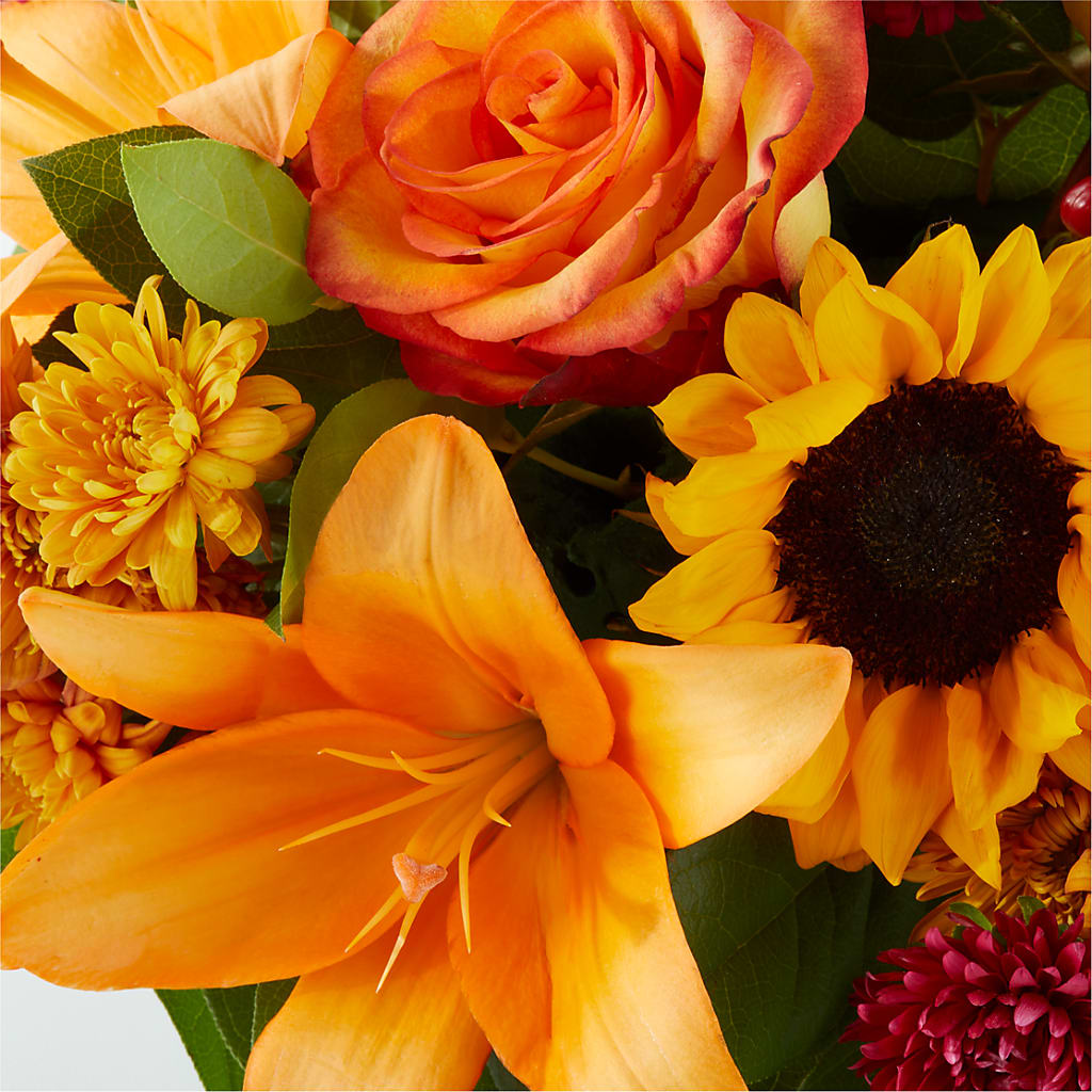 Grateful Centerpiece –  Floral Expressions, Auburn IL